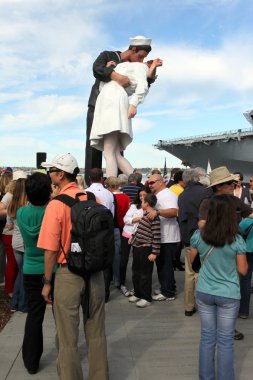 San diego WWII kiss heykel töreni
