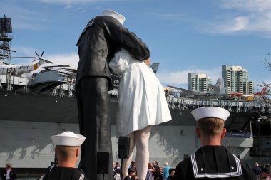 San diego WWII kiss heykel töreni