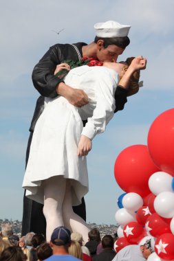 San diego WWII kiss heykel töreni