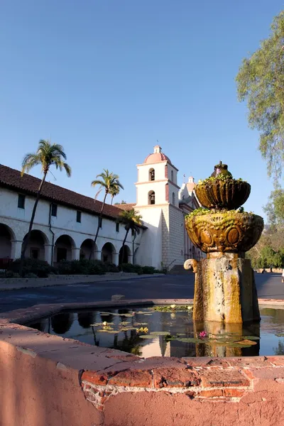 Santa Barbara Mission Fountain — Stock Photo, Image