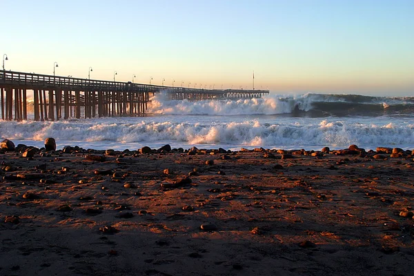 Ocean Wave Storm móló — Stock Fotó