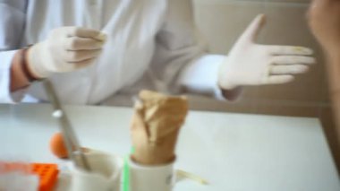 kan analizi üzerinde bir parmak