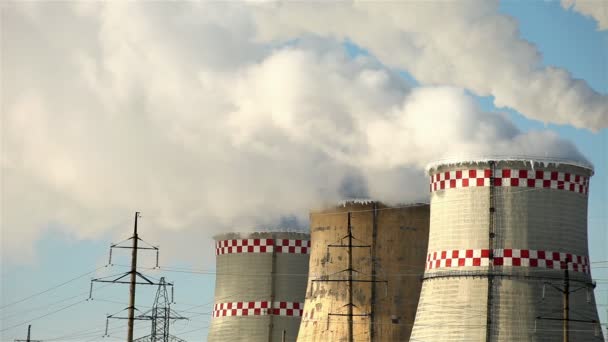 Central térmica, humo — Vídeo de stock