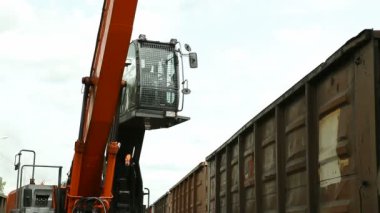 Ekskavatör, yük treni kömür boşaltma