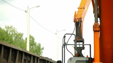 Ekskavatör, yük treni kömür boşaltma