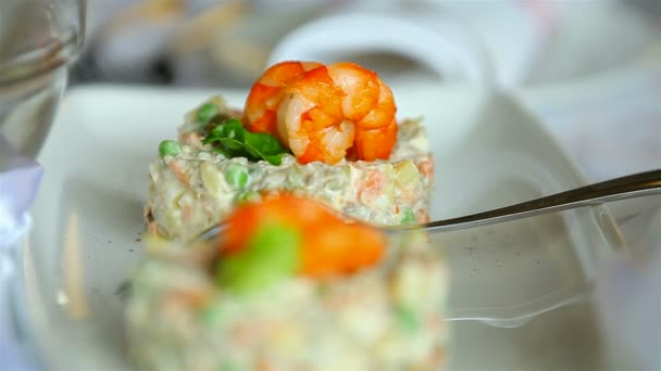 Salade aux crevettes — Video