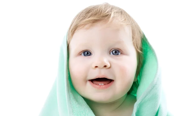 Chłopiec w zielony ręcznik na białym tle — Zdjęcie stockowe