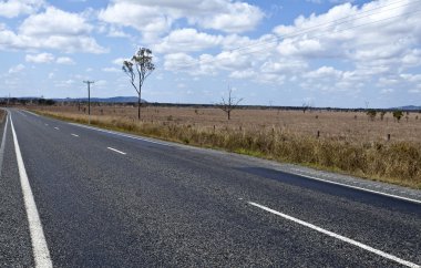 Qld köy yolunda