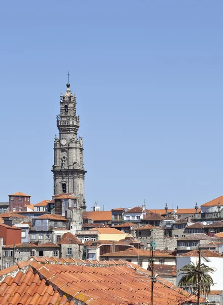 Clerigos toren en porto oude stad — Stockfoto