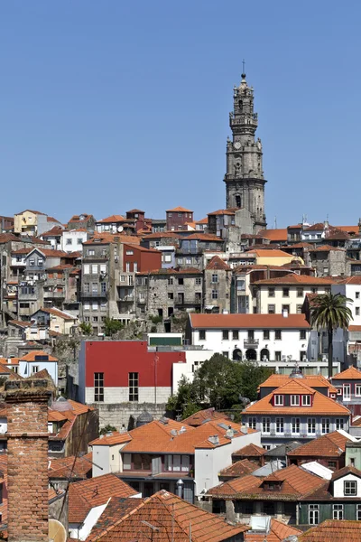 Torre dos Clerigos e Cidade Velha do Porto — Fotografia de Stock