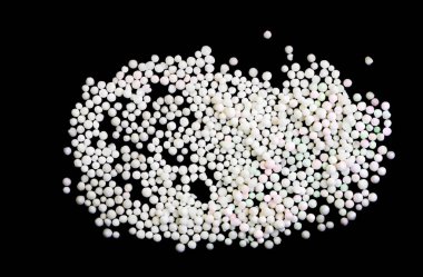 Kara Arkaplanda Tapioca İncileri