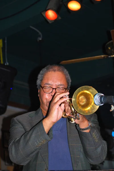 Jazz trumpet player. — Stock Photo, Image