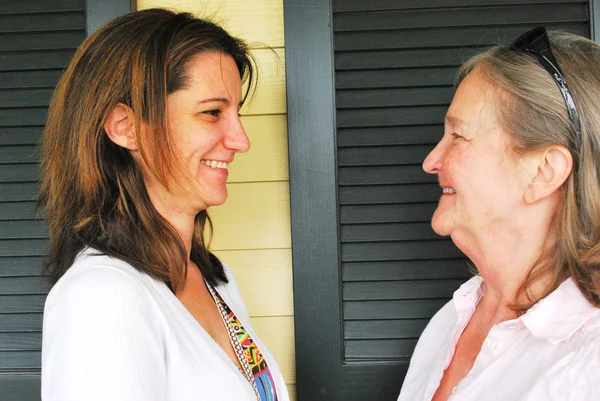 Mor och dotter. — Stockfoto