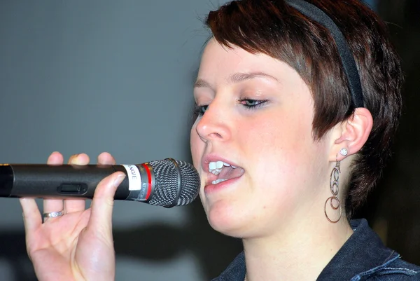 Cantante femenina . —  Fotos de Stock