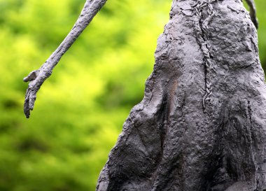 kadın dansçı heykeli.
