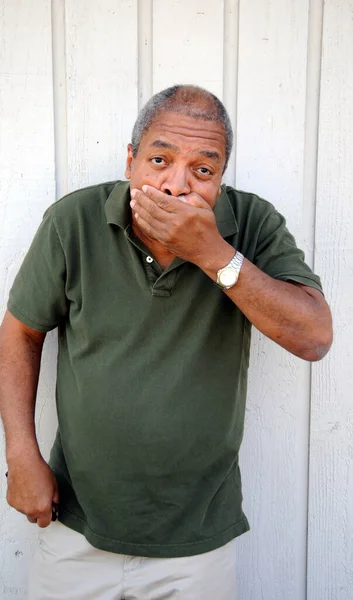 Afroamerické Muže Starší Výrazy Venku — Stock fotografie