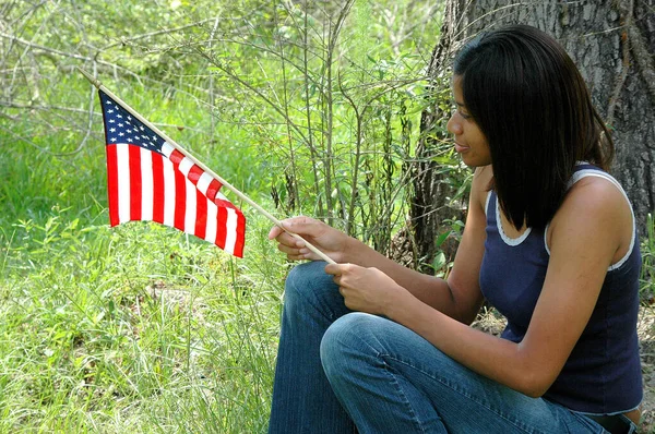 Afroamerikanisch Weibliche Schönheit Mode Modell Ausdrücke Außerhalb — Stockfoto