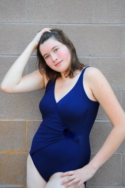 Kadın güzellik mankeni ifadeleri dışarıda..