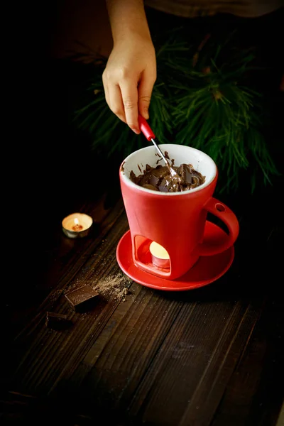 Gezellige Fondue Mok Met Chocolade Brandende Kaars — Stockfoto