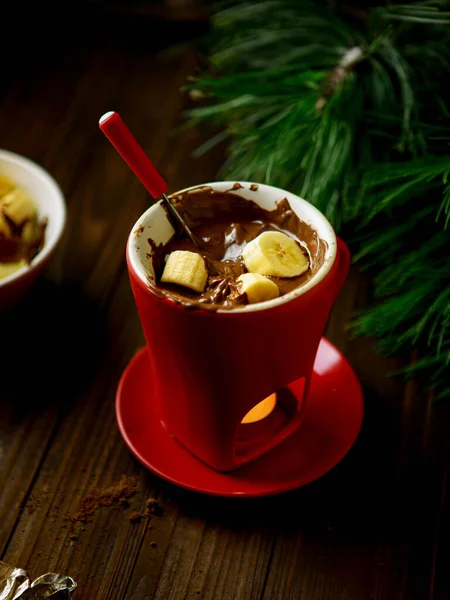 Caneca Fondue Acolhedora Com Chocolate Vela Ardente — Fotografia de Stock