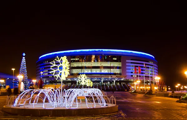 Palacio de hielo en Minsk por la noche —  Fotos de Stock