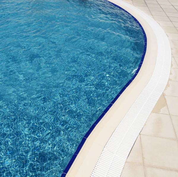 Zwembad in het hotel close-up — Stockfoto