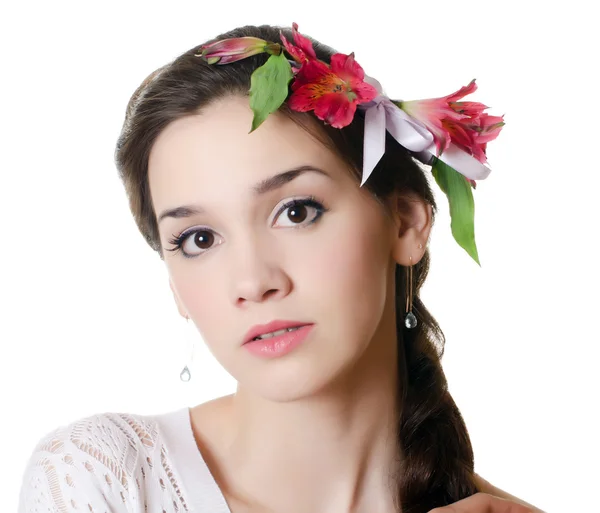 A haj virágok gyönyörű lány portréja — Stock Fotó