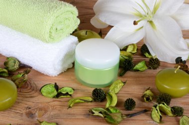 Spa-yordamları için ahşap halıya ayarla