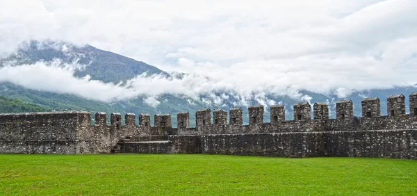 Stary fort w bellinzona, Szwajcaria — Zdjęcie stockowe