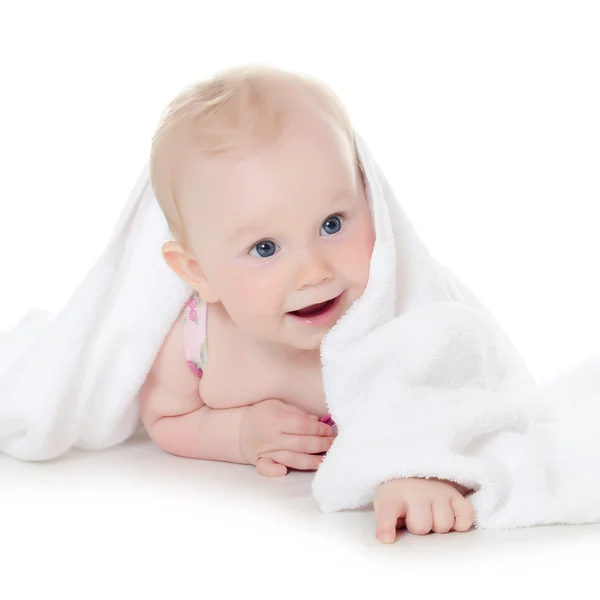 El pequeño bebé aislado en blanco — Foto de Stock