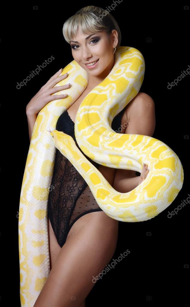 White snake turn yellow - Boa Constrictors - MorphMarket Reptile