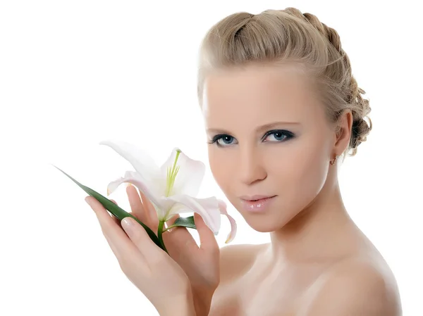 La hermosa mujer con flor de lirio — Foto de Stock