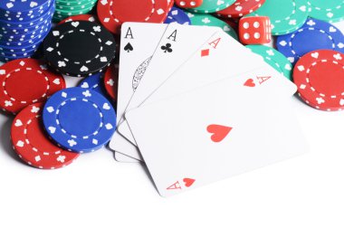 dört ases ve casino chips