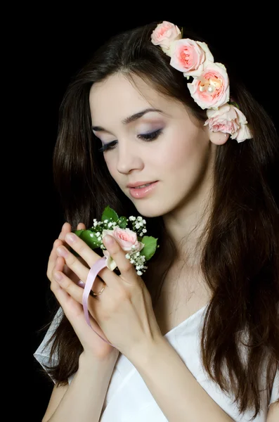 Portrét dívky s květinami — Stock fotografie