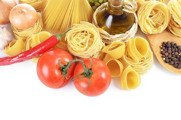 Pasta with spices and vegetables — Stock Photo, Image