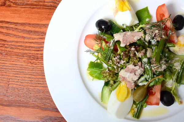 Salad from fresh vegetables with veal — Stock Photo, Image