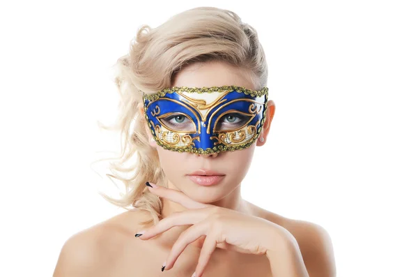 Het mooie meisje in carnaval masker — Stockfoto