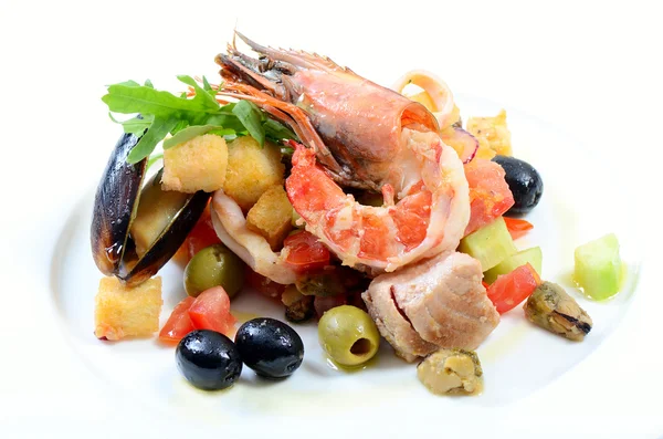 Salad with seafood with a squid, a tuna fillet, meat of mussels — Stock Photo, Image