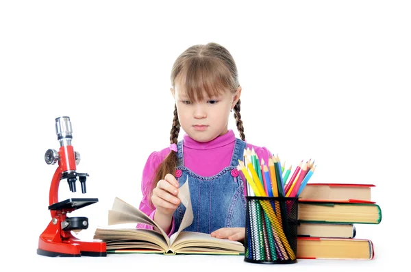Het kleine meisje leren — Stockfoto