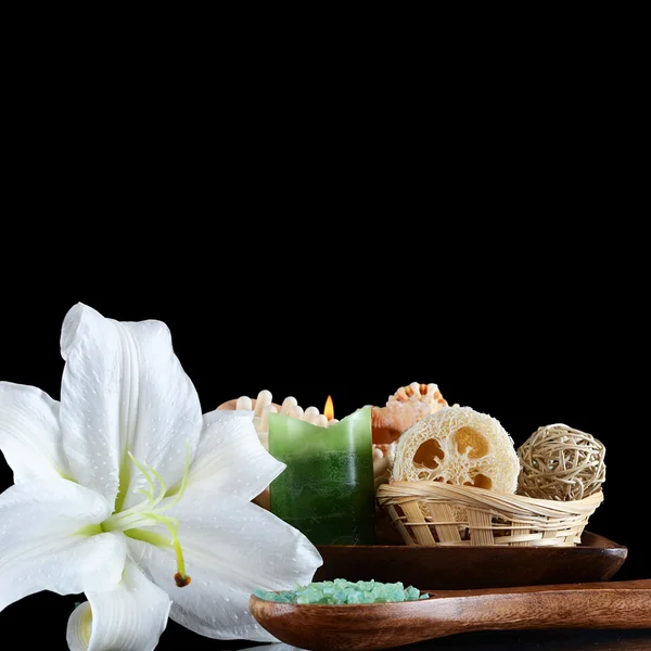 Sea salt and lily flower — Stock Photo, Image