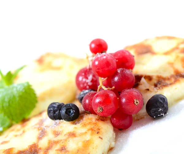 Cheesecakes with berries — Stock Photo, Image