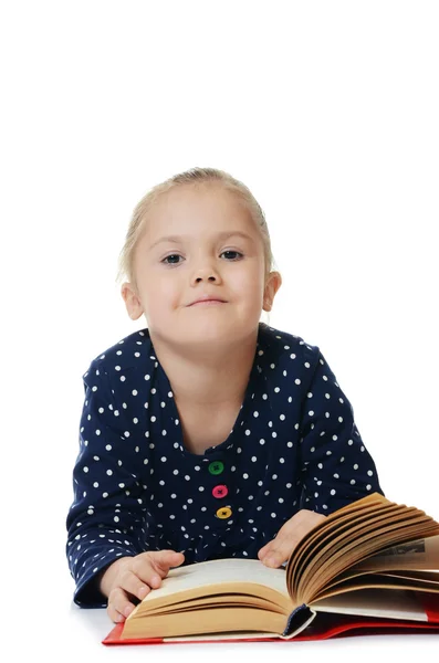 Las niñas leen libro aislado en blanco — Foto de Stock