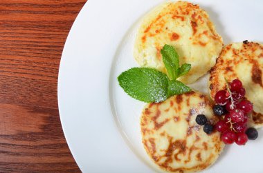 Cheesecakes çilek ile