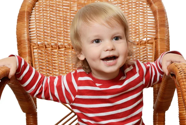 Маленький хлопчик у кріслі — стокове фото
