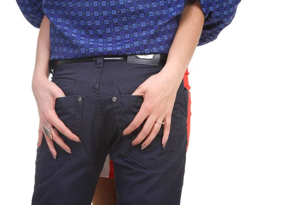 Menina segurando as mãos no bolso de um cara — Fotografia de Stock