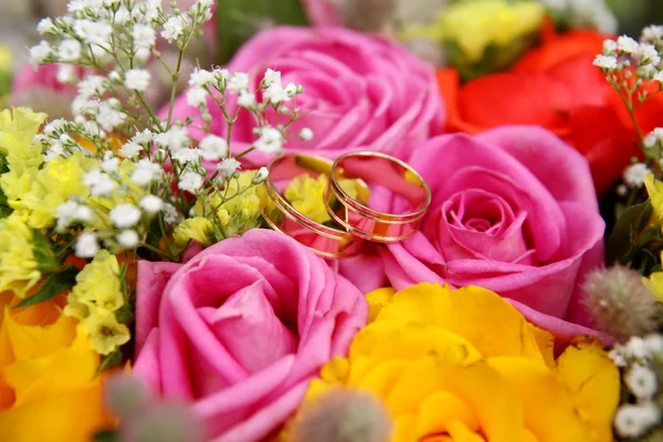 Anillos de boda —  Fotos de Stock