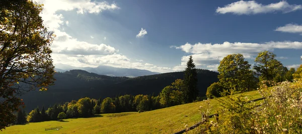 Névoa de montanha nas montanhas — Fotografia de Stock