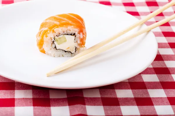 Sushi op een bord — Stockfoto