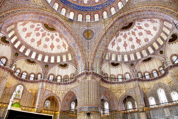 阿合麦特蓝色清真寺内部-圆顶 — 图库照片
