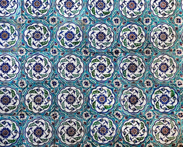 Sultanahmet Interior de la mezquita azul - azulejos — Foto de Stock